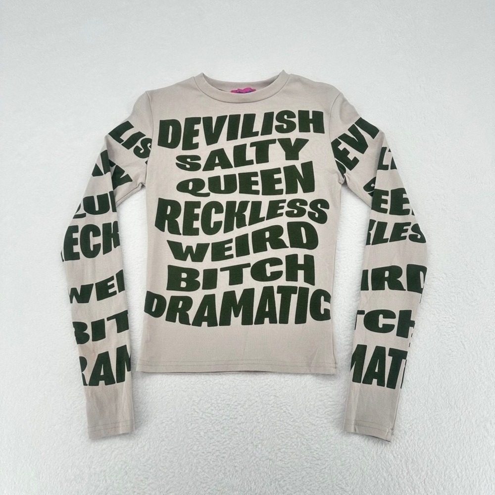 Edikted Devilish Long‎ Sleeve Crop Graphic Tee XS